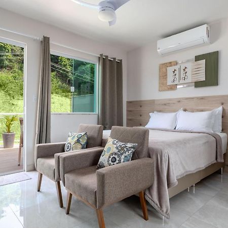 Studio Apto Com Varanda Garagem Tv Smart Wi-Fi Marica Bagian luar foto