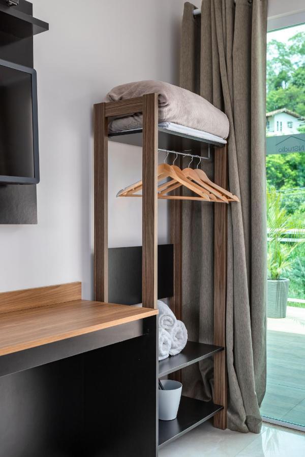Studio Apto Com Varanda Garagem Tv Smart Wi-Fi Marica Bagian luar foto