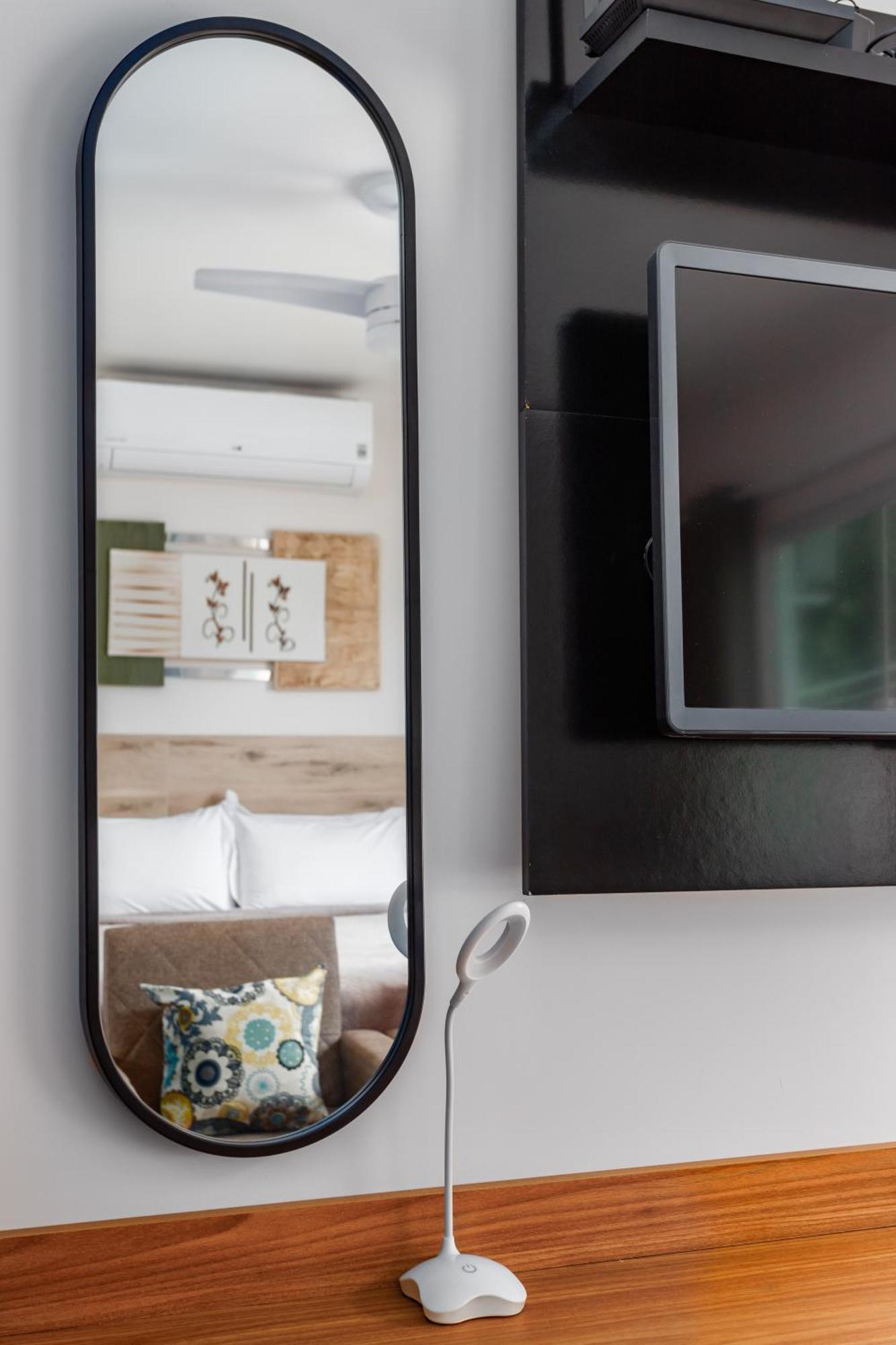 Studio Apto Com Varanda Garagem Tv Smart Wi-Fi Marica Bagian luar foto